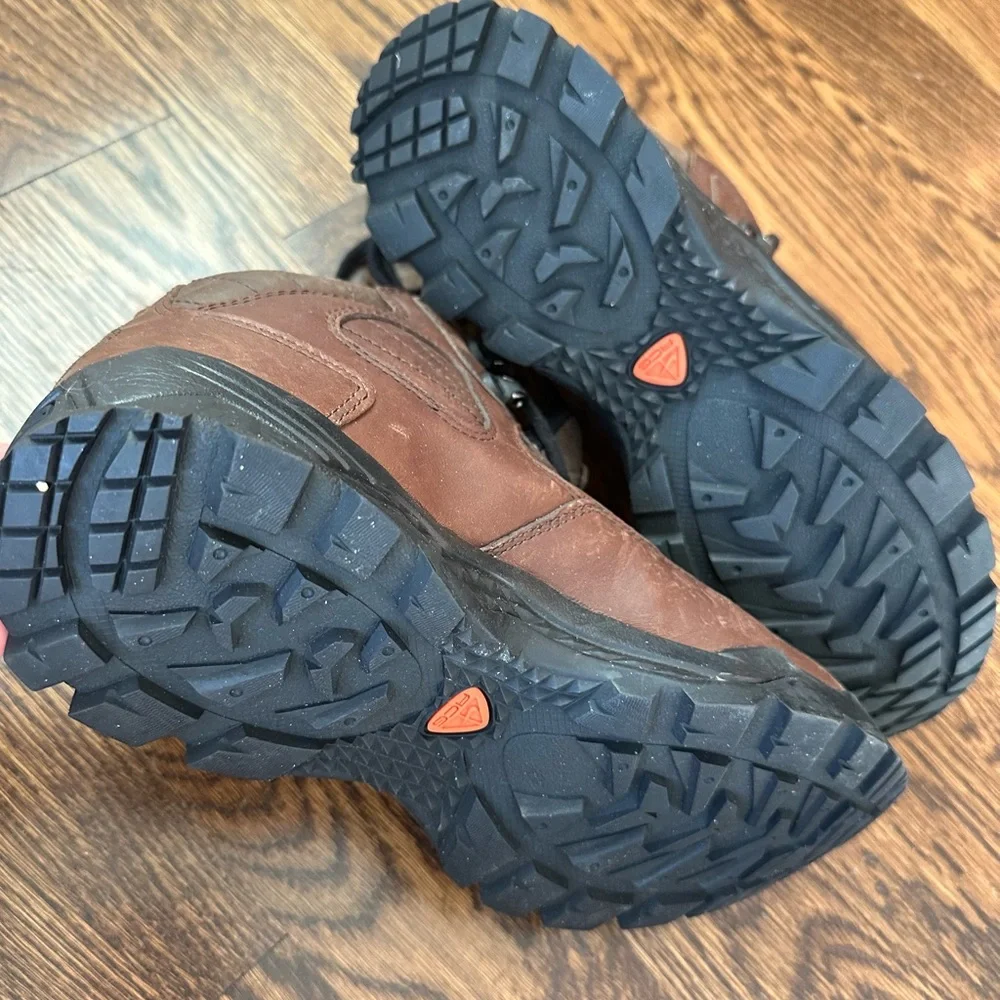 Nike all conditions gear boot. Brown. 9.5.